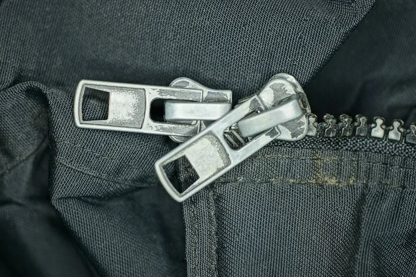 Twee Grijze Metalen Ritsen Zwarte Vuile Stof Van Jas Kleding — Stockfoto