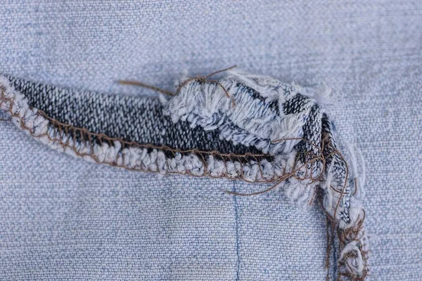 Graue Textur Eines Baumwollkleidungsstücks Mit Einer Naht Mit Braunen Fäden — Stockfoto
