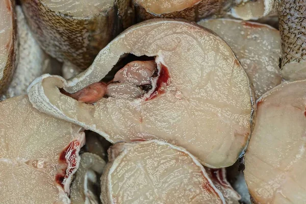 Еда Свежих Сырых Кусочков Морской Рыбы Куче — стоковое фото