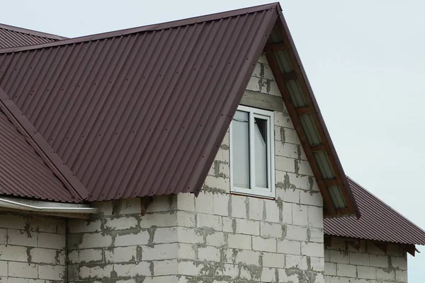 Attic White Brick House One Window Brown Tiled Roof Gray — Stok fotoğraf