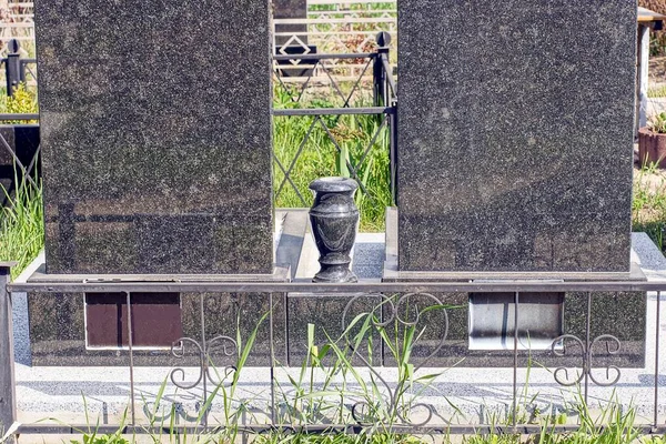 Two Large Black Marble Monuments Empty Vase Grave Cemetery — ストック写真