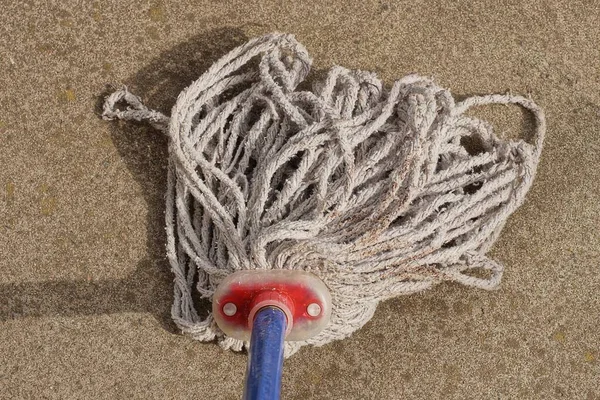 One Mop White Wet Ropes Cleans Washes Concrete Floor — Stock Fotó