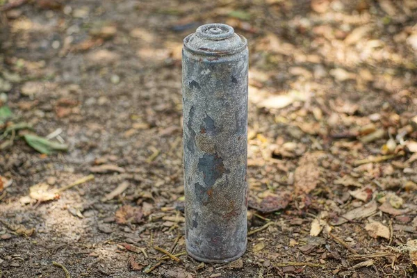 One Old Gray Metal Burnt Deodorant Spray Bottle Stands Brown — Stock fotografie
