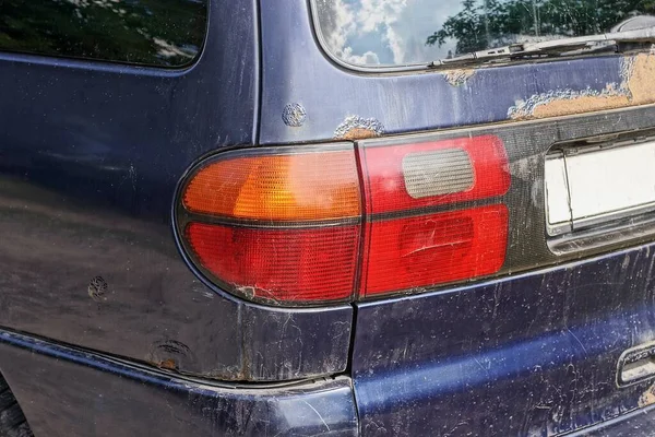 One Red Rear Glass Headlight Blue Metal Brown Rust Old — Stok fotoğraf