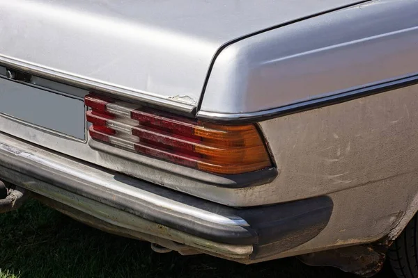 One Rear Red Headlight Gray Old Car Black Iron Bumper — Stock Photo, Image