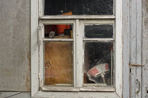One White Dirty Wooden Window Gray Wall Rural House Street — Stockfoto