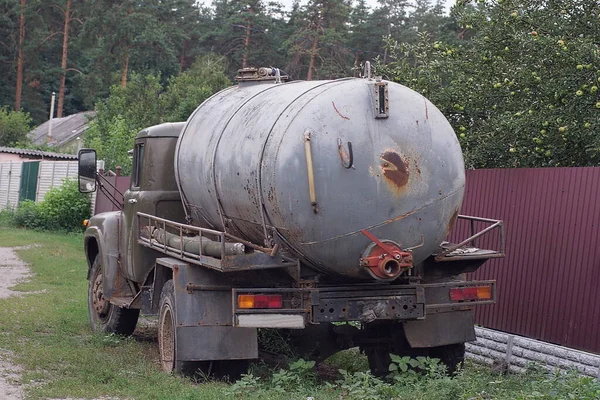 One Old Gray Truck Barrel Stands Street Fence — Stockfoto