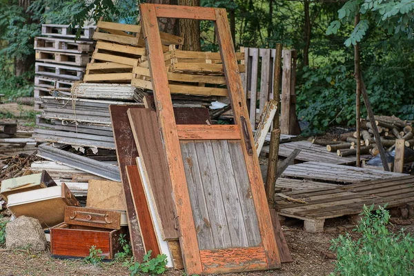 One Old Broken Brown Gray Wooden Door Pile Garbage Boards — Stockfoto