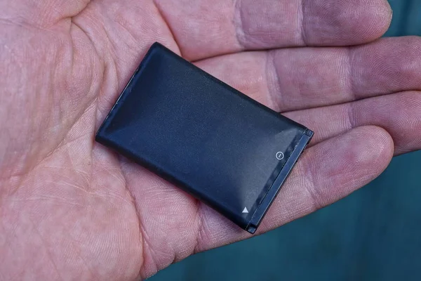 Une Batterie Rechargeable Noire Téléphone Portable Trouve Dans Paume Votre — Photo