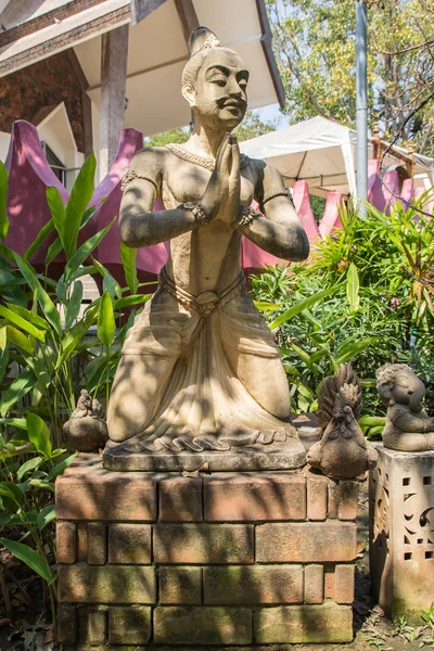 Historien om buddhistiska skulptur. — Stockfoto