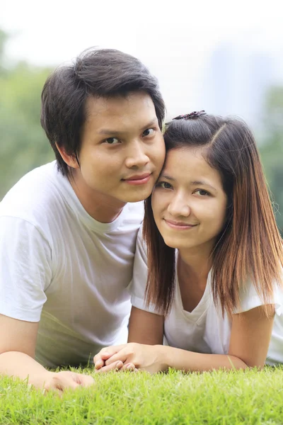 Young lovers — Stock Photo, Image