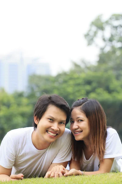 Young lovers — Stock Photo, Image