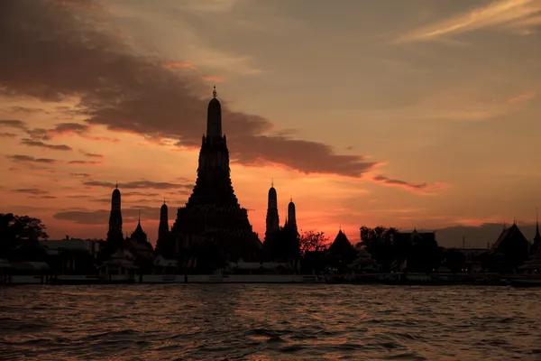 Wat arun templo em tailândia — Fotografia de Stock