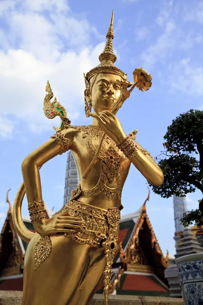 Golden kinnaree, wat pra kaew — Stockfoto