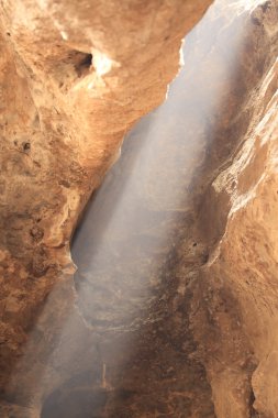 Mağara aracılığıyla ışık