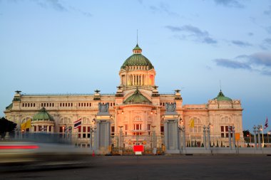 ananta samakhom taht Salonu