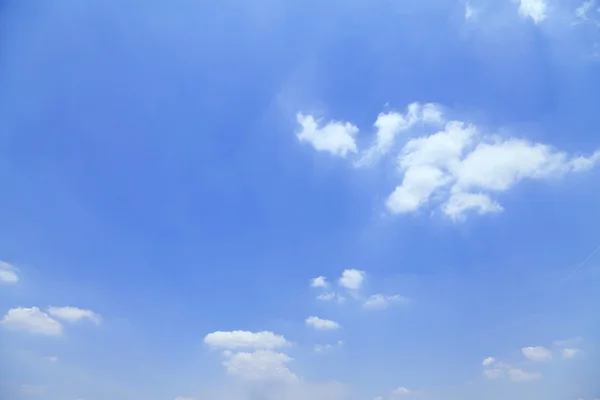 Mavi gökyüzü — Stok fotoğraf