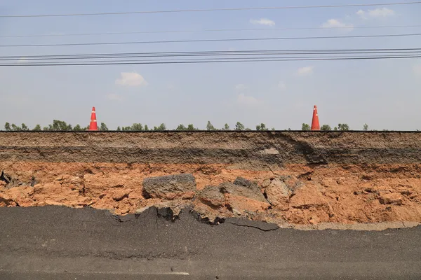 Camada de estrada de asfalto rachado — Fotografia de Stock