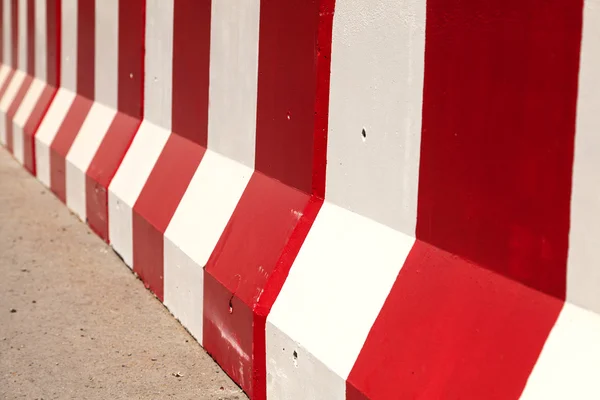 Bianco e rosso nessun segno di parcheggio — Foto Stock