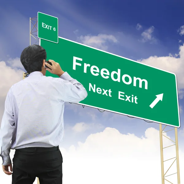 Droga znak koncepcja wolności tekst — Zdjęcie stockowe