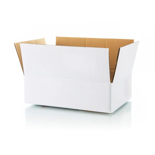 Caixa branca aberta no fundo branco — Fotografia de Stock