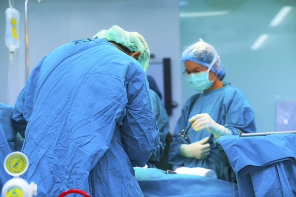 Medical team performing surgery — Stock Photo, Image