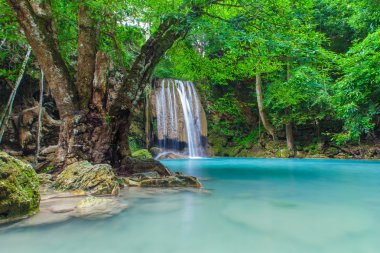 Erawan şelale