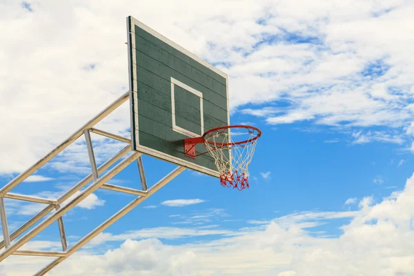 Баскетбольний кошик — стокове фото