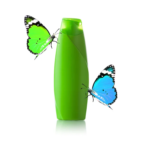 Πλαστικό μπουκάλι και πεταλούδα — Φωτογραφία Αρχείου
