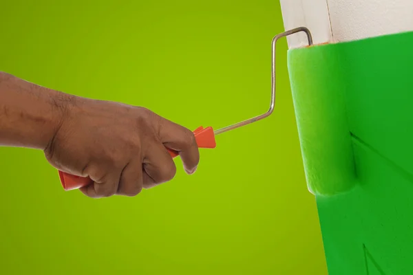 Parede de pintura de cor verde com rolo — Fotografia de Stock