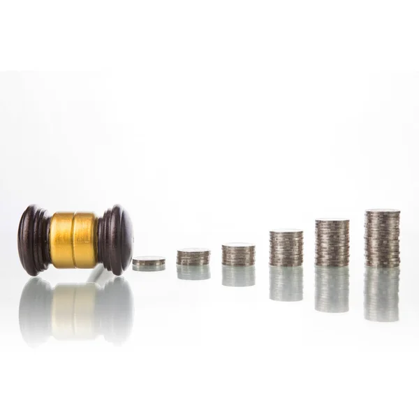 Judges law gavel with coins — Stock Photo, Image