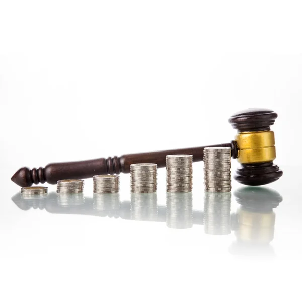 Judges law gavel with coins — Stock Photo, Image