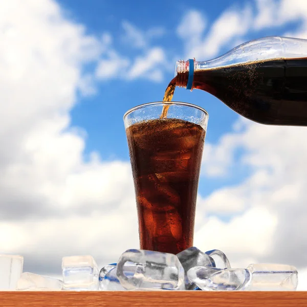 Cola minum — Stok Foto