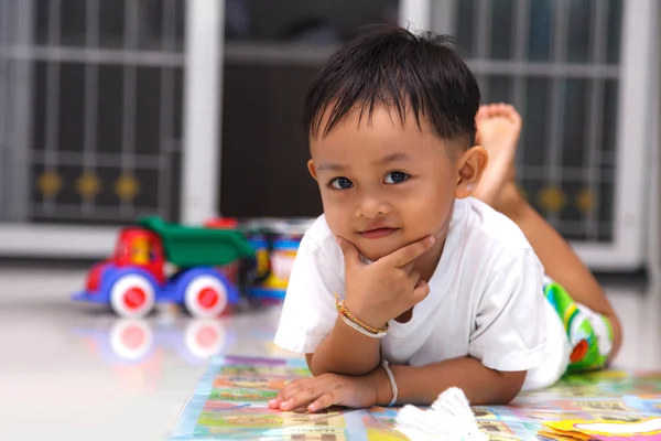 Niño feliz — Foto de Stock