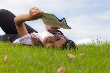 kadın ve kitap