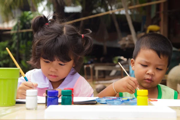 Estudiantes asiáticos en el campo de Tailandia —  Fotos de Stock