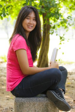 Asyalı liseli kızlar
