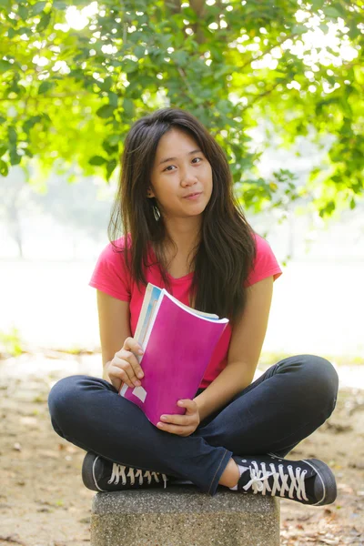 Asian schoolgirl — Stock Photo, Image