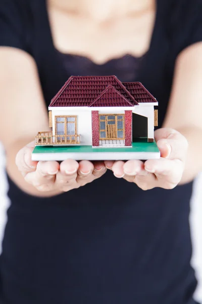 Hands holding house — Stock Photo, Image