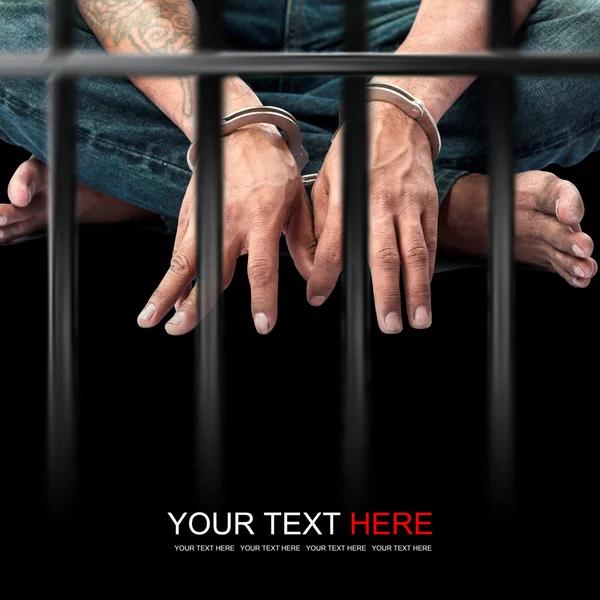 В'язень замкнений у наручниках — стокове фото