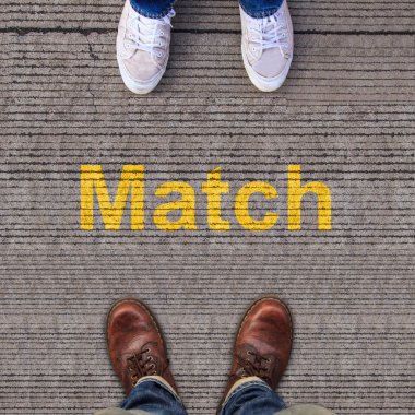 İki çift ayakkabı.