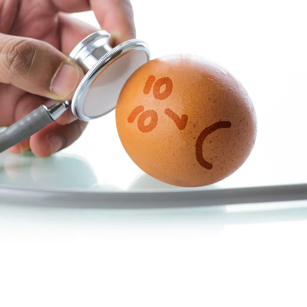 Steteskop ile yumurta — Stok fotoğraf