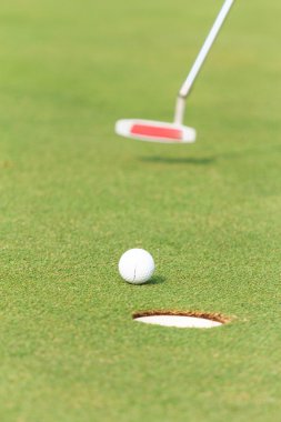 Golf oynama