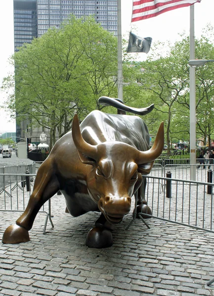 Wall street bull — Stock Photo, Image