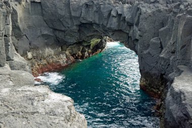 Miguel Adası 'nın volkanik doğal kıyıları