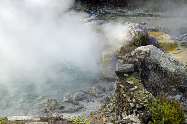 Forró Vulkáni Gőz Folyó Felett Kemencékben — Stock Fotó