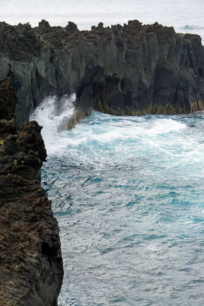 粗糙的亚速尔岛北部海岸 — 图库照片