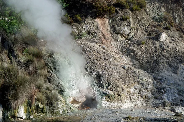 Vapor Volcánico Caliente Sobre Río Hornos —  Fotos de Stock