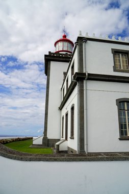Azores Adası 'ndaki deniz feneri Sao Miguel.