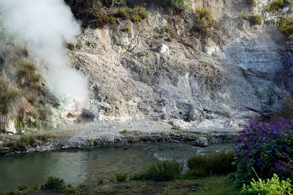 Vapor Vulcânico Quente Sobre Rio Furnas — Fotografia de Stock